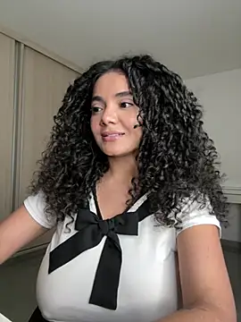 curlyierr (F young) - SHOW BOOBS + OIL + AHEGAO FACE