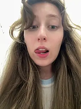 FroggyAnna Live Webcam on Stripchat
