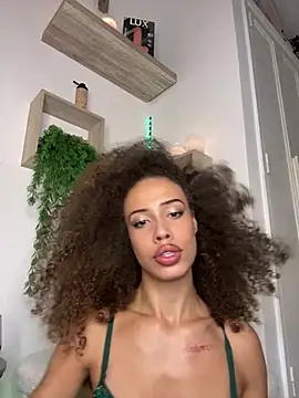 __KAMI_Off_ live cam on StripChat