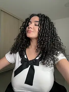 curlyierr (F young) - SHOW BOOBS + OIL + AHEGAO FACE