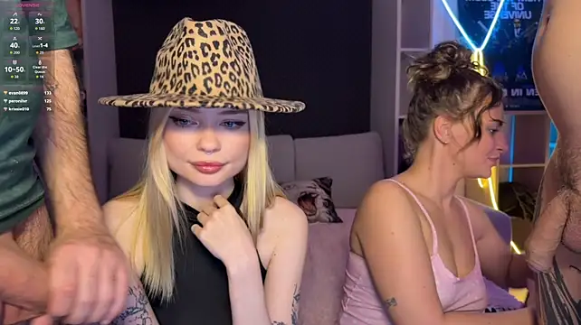 dollfromvenus live cam on StripChat