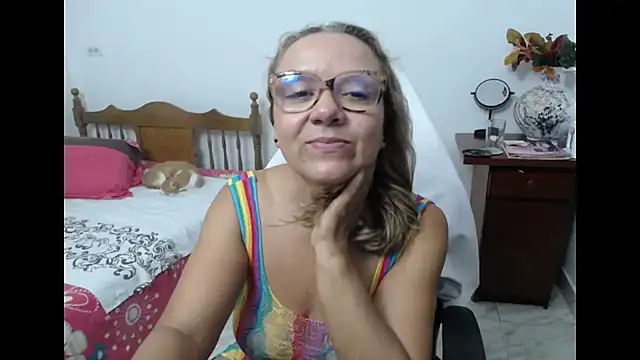 yeslluisa live cam on StripChat