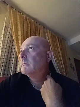 Alexis_Bull live cam on StripChat