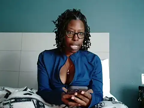 MasterIndigo live cam on StripChat