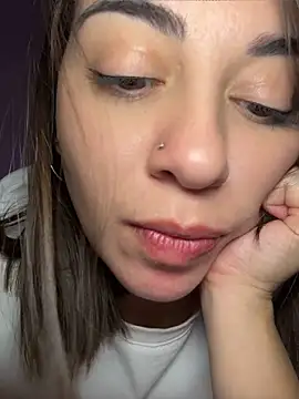 Lovynna live cam