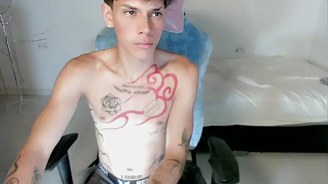 gushi_on (M twink) - 30 PUSH-UPS NAKED