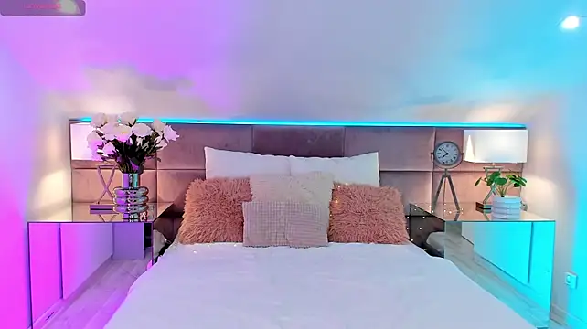 MiaMuse live cam