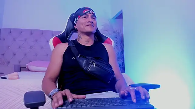 LiamDeeps live cam on StripChat