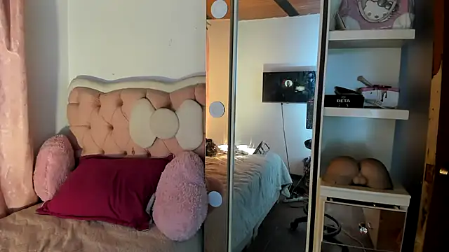 Foxkatty69 live cam on StripChat