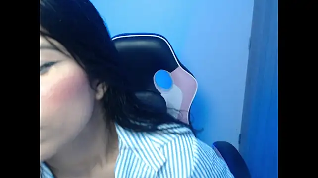 AlejandraScott live cam on StripChat