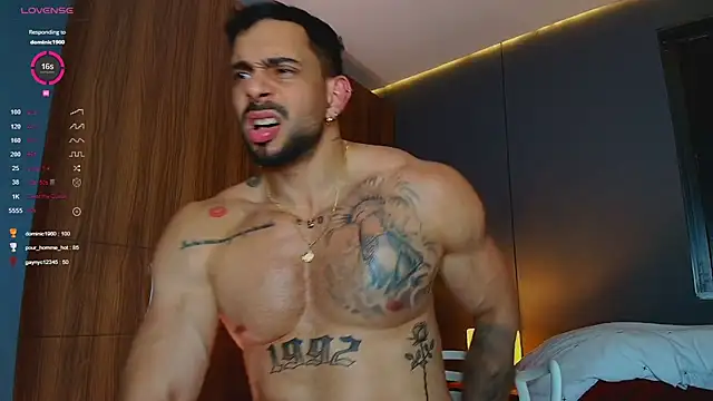 massimo_visconti live cam on StripChat