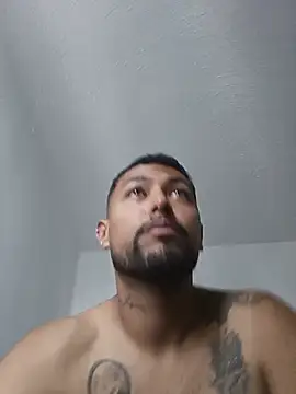 studioL-Philips live cam on StripChat