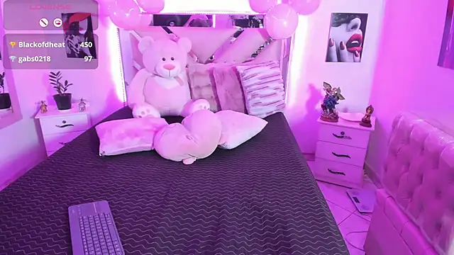 Karly_moon live cam on StripChat