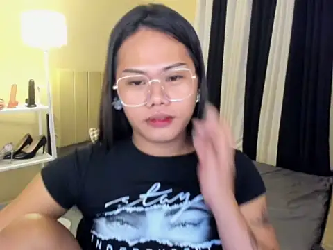 Seductive_terra live cam on StripChat