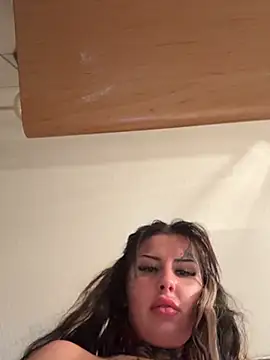 JeyJeyDiamond666 live cam on StripChat