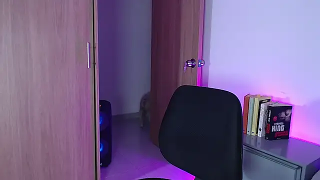 EmmaCurvyy