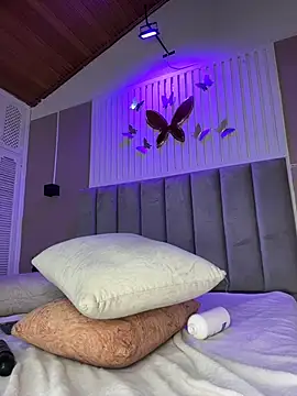 laila_bunny_ (F teen) - Plug+spanks pussy🔥