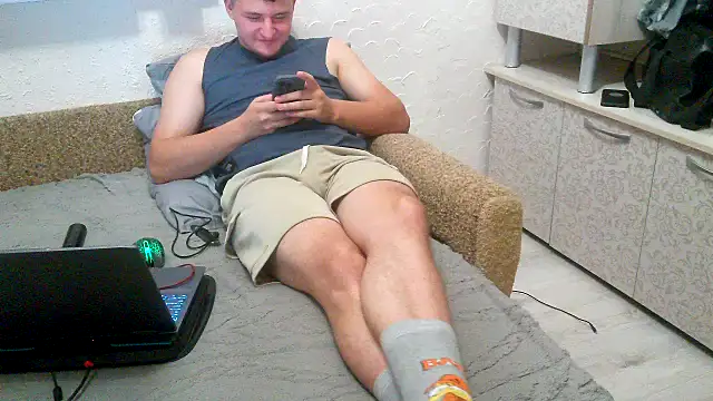 miki_lav1 live cam on StripChat