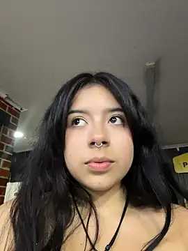 softdoll-_ live cam on StripChat
