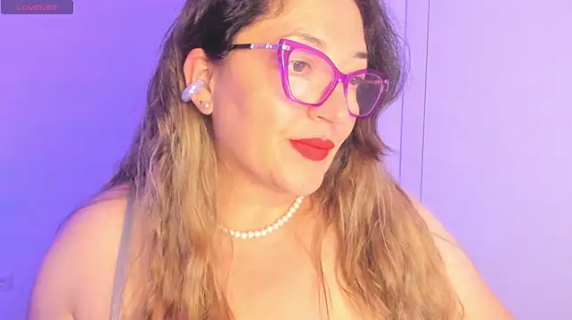 Naty_Mature_ live cam on StripChat