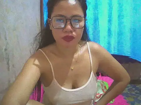 SexyMorena34 live cam on StripChat