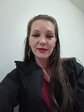 karlacasada (F milf) - Me provoque 🔥na manicure 😏