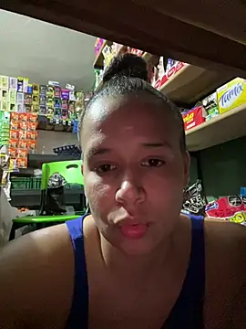 lannabellx (F young) - Play with my boobs in the market!