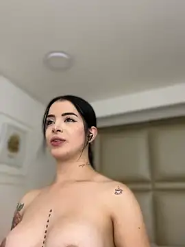 Bella Jagger (Bella_jagger)