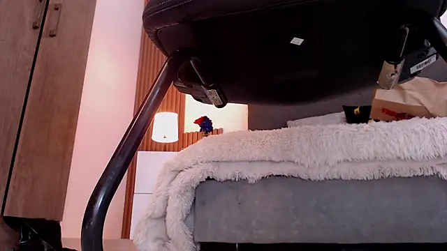 aleesha_cameron02