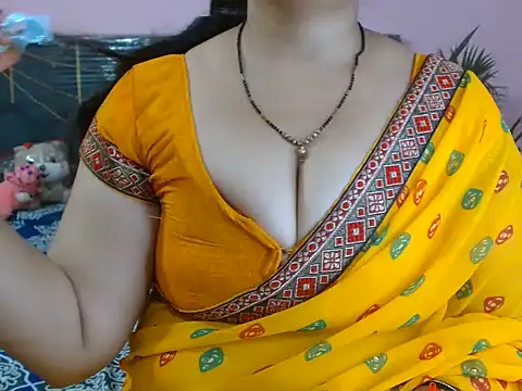 Sexy_Yashvi