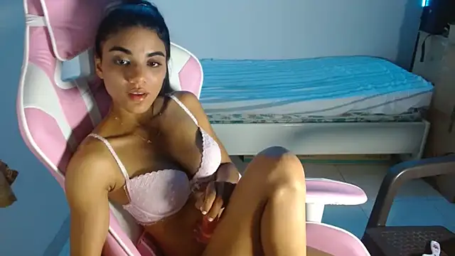 Raya_velvet