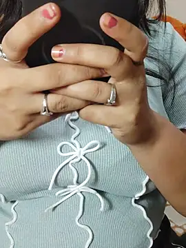 Aysha_69