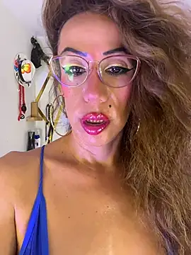 YOURSDEBORA live sex cam