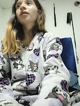 KratosAfroditacs live cam on StripChat