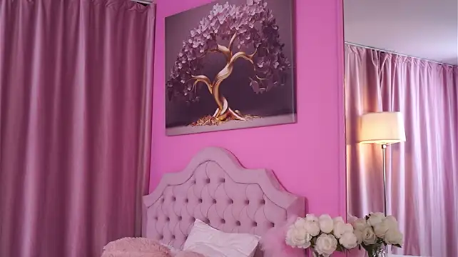 LaraBrynn live sex cam