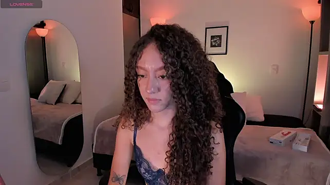 ChloeMoreti live cam on StripChat