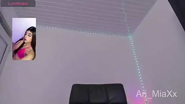 Ari_Miaxx