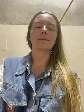 Blondie_angie