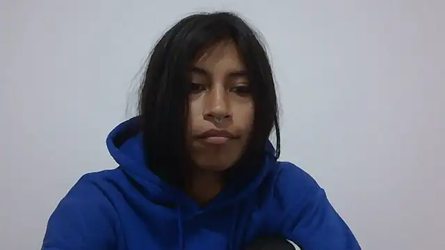 Pocahontas_Honey live cam on StripChat