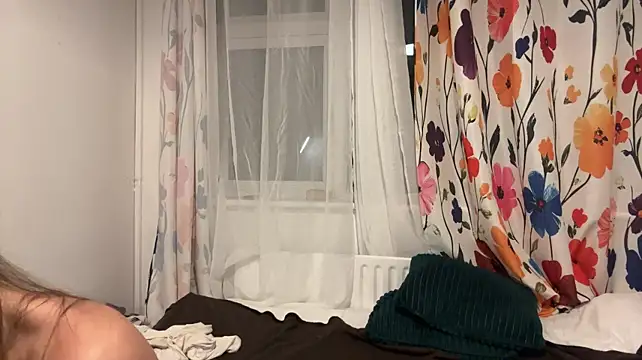 dewlullaby live cam on StripChat