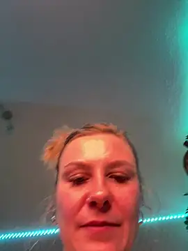 ElenoraHot live cam on StripChat