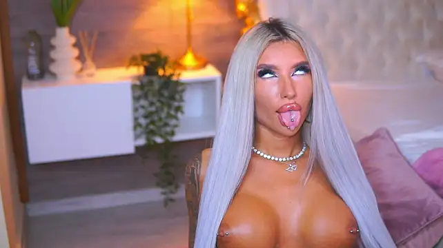 Juicy_Jessye live cam on StripChat