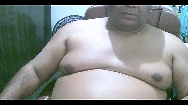 ulmo_br live cam on StripChat