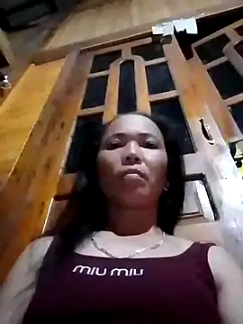 Lazzilove99_ live cam on StripChat