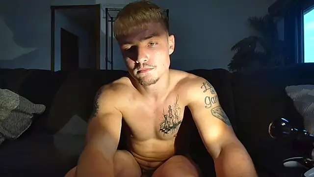 derekmontana2 live cam on StripChat