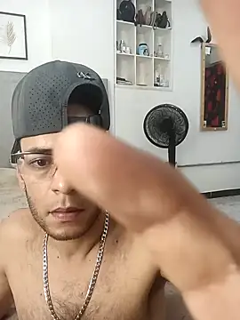 Alphamaster_92 live cam