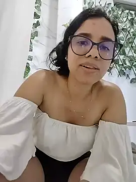 alanahot94 (F young) - Mount the dildo with the most squirting