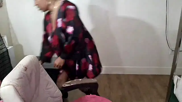 mzpretty444 (F milf) - SMOKE F & VIBE 
