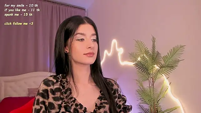 LauraCoy live cam on StripChat