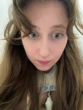 FroggyAnna Live Webcam on Stripchat